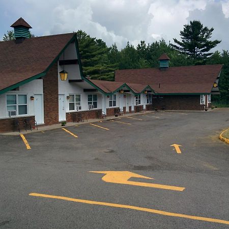 Motel Les Pins グランビー エクステリア 写真