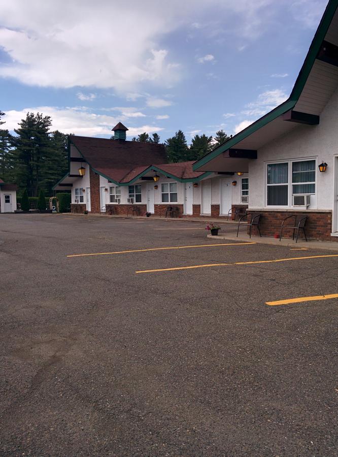 Motel Les Pins グランビー エクステリア 写真