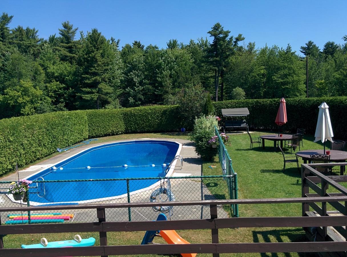 Motel Les Pins グランビー エクステリア 写真