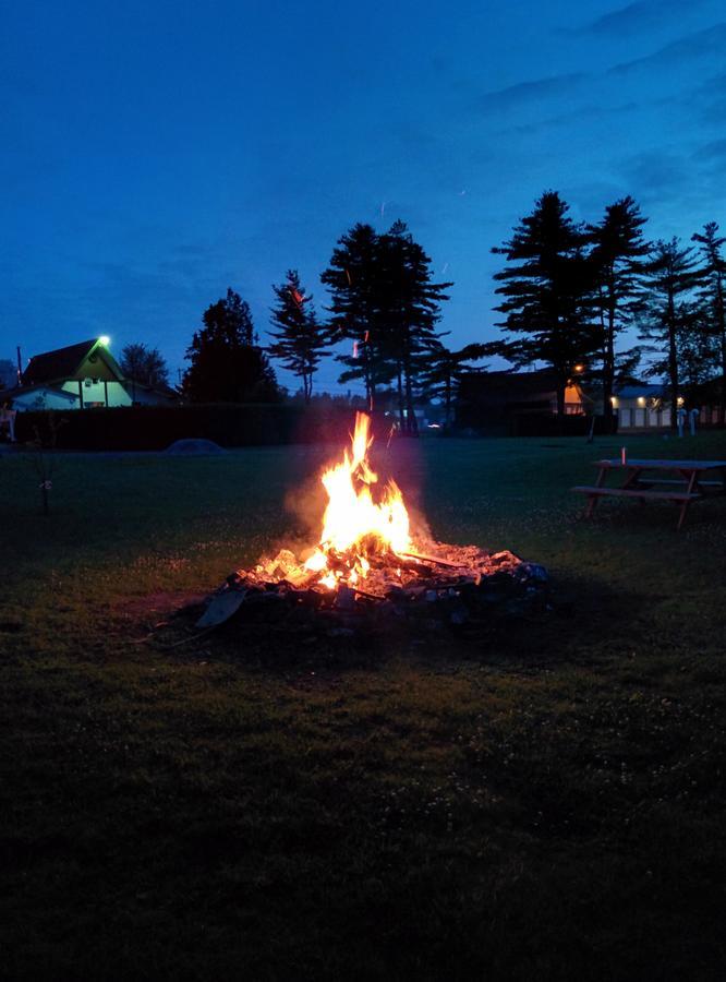 Motel Les Pins グランビー エクステリア 写真